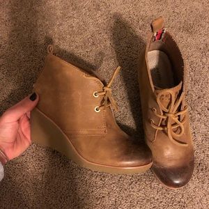 Sperry wedged booties